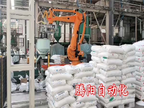 解放雙手，智控未來——拆包投料上料機(jī)器人，效率倍增的選擇